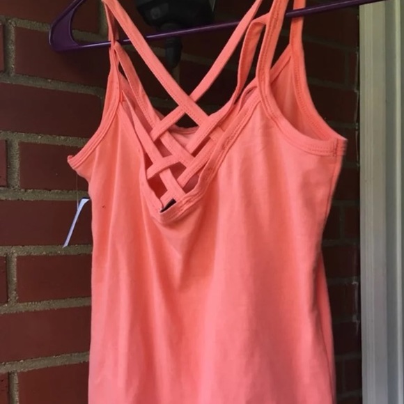 Peach tank top - Picture 2 of 3